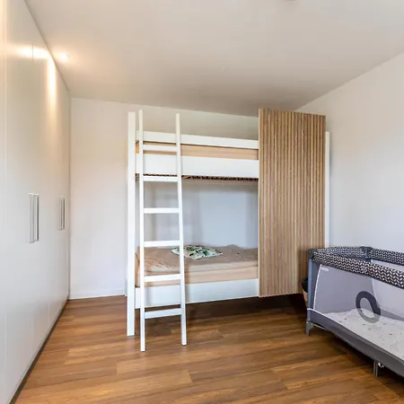 Parkside S3 - 8min Legoland *